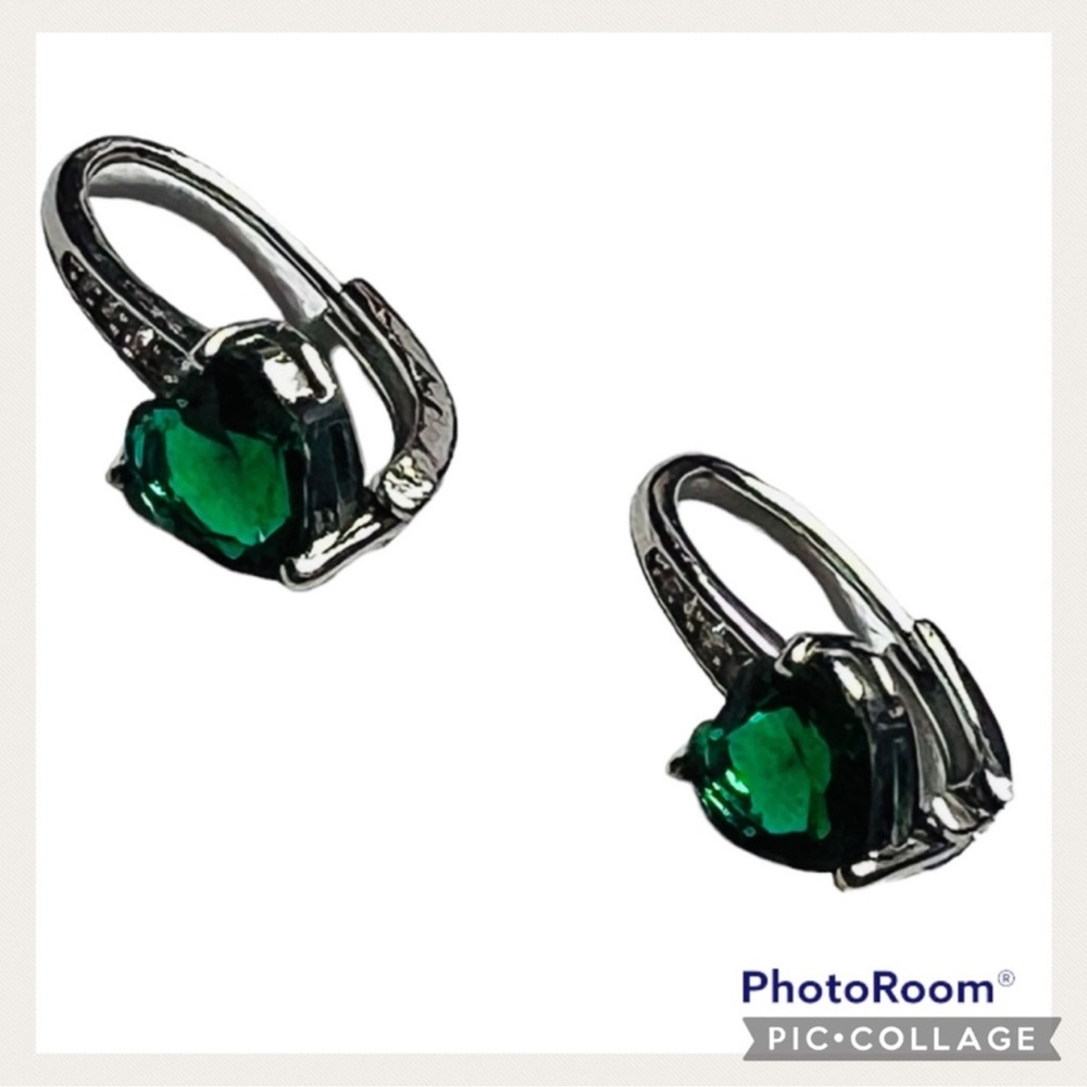 NEW 925 Green Heart Shaped Sterling Silver Rhinestone Earrings - Picture 6 of 9
